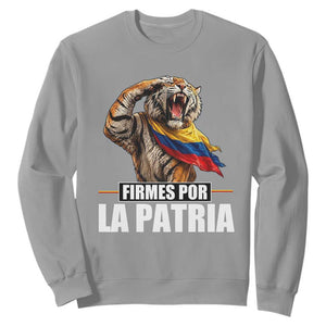 Firmes Por La Patria Colombian Pride Sweatshirt Roaring Saluting Tiger Patriotic Colombia Heritage Flag