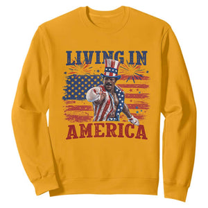 Living In America Funny Patriotic Heavyweight Boxer Sweatshirt Vintage Distressed Flag Uncle Sam Hat Boxing Champion