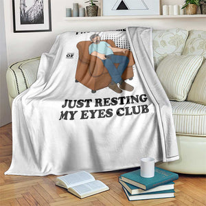Funny Napping Dad Sleepy Grandpas and Fathers Throw Blanket Proud Member Of The Just Resting My Eyes Club Armchair Cartoon Graphic