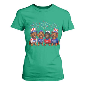 Vintage Patriotic Dachshund 250 Anniversary USA T Shirt For Women Freedom 250 Years Weiner Dog Lovers Dad Mom