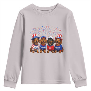 Vintage Patriotic Dachshund 250 Anniversary USA Youth Sweatshirt Freedom 250 Years Weiner Dog Lovers Dad Mom