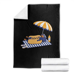 Funny Sausage Dog Throw Blanket Retro Summer Hot Dog Graphic Dachshund Dog Lover Gift