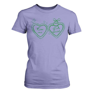 Kiss Me I'm Irish T Shirt For Women Green Heart Locket St. Patrick's Day Pride TS10 Violet Print Your Wear
