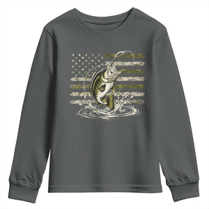 Vintage Bass Fishing Camouflage Youth Sweatshirt Patriotic Largemouth Bass Angler Fishing Lovers Fisherman Camo US Flag