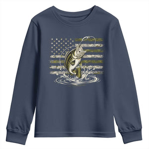 Vintage Bass Fishing Camouflage Youth Sweatshirt Patriotic Largemouth Bass Angler Fishing Lovers Fisherman Camo US Flag