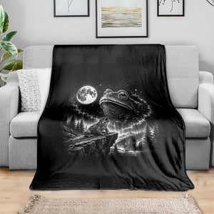 Frog Moon Throw Blanket Vintage 90s Frog Howling to Moon Parody Meme