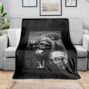 Bigfoot Selfie With Alien Throw Blanket UFO Funny Sasquatch Rock On Hand Sign TS10 Print Your Wear