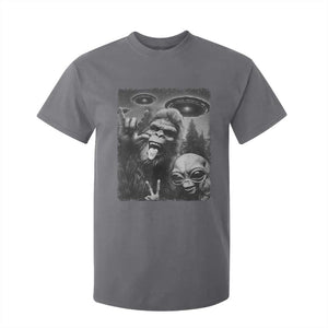 Bigfoot Selfie With Alien T Shirt For Kid UFO Funny Sasquatch Rock On Hand Sign TS10 Charcoal Print Your Wear