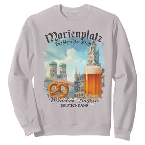 Bavarian Festival Munich Oktoberfest Sweatshirt Das Herz Der Stadt Beer Pretzel TS11 Ice Gray Print Your Wear