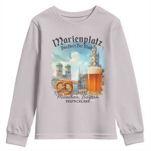 Bavarian Festival Munich Oktoberfest Youth Sweatshirt Das Herz Der Stadt Beer Pretzel TS11 Ice Gray Print Your Wear