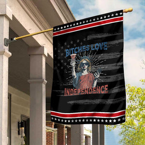 Funny Bitches Love Independence 4th Of July Garden Flag Retro Statue Of Liberty TS11 Distressed Black Red Print Your Wear