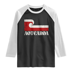 Aotearoa New Zealand Vintage Maori Flag Tino Rangatiratanga Raglan Shirt