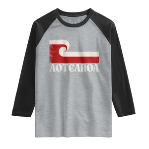 Aotearoa New Zealand Vintage Maori Flag Tino Rangatiratanga Raglan Shirt
