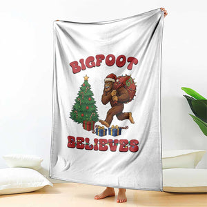 Funny Bigfoot Santa Believes Six Seven Meme Throw Blanket Trendy Gen Z Xmas Gift TS12 Print Your Wear