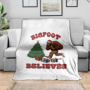 Funny Bigfoot Santa Believes Six Seven Meme Throw Blanket Trendy Gen Z Xmas Gift TS12 Print Your Wear