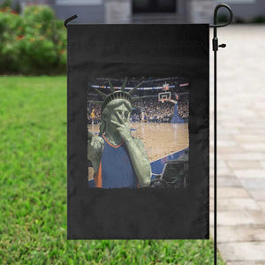 Funny Statue Of Liberty Basketball Selfie Graphic Garden Flag