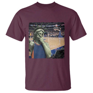 Funny Statue Of Liberty Basketball Selfie Graphic T Shirt