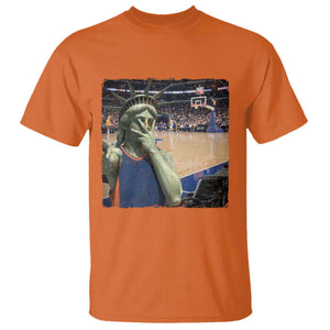 Funny Statue Of Liberty Basketball Selfie Graphic T Shirt