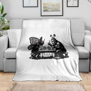 Funny Bigfoot And Mothman Egg Painting Throw Blanket Cryptid Easter Gift TS12 Print Your Wear