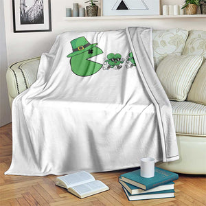 St Patricks Day Retro Gamer Eating Shamrock Lucky Gift Throw Blanket TS12 Print Your Wear