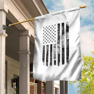 Dad The Man The Myth The Legend Garden Flag Proud American Welder Gift