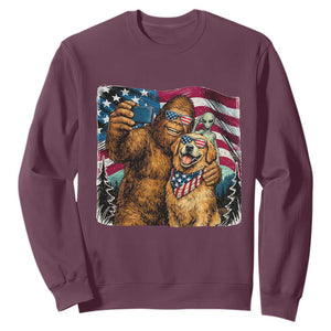 Funny Patriotic Bigfoot Golden Retriever Selfie Squad Sweatshirt