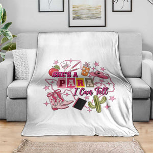 Funny Western Teacher Aide Graphic Throw Blanket She's A Para I Can Tell
