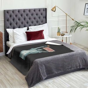 Statue Of Liberty Justice For Alex Pretti Tribute Gift Throw Blanket TS12 Print Your Wear