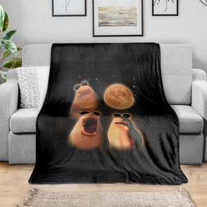 Marcus The Worm Meme Throw Blanket Funny Howling At Moon TS14 Print Your Wear