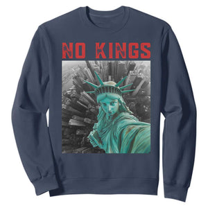 No Kings Sweatshirt Statue of Liberty Selfie Freedom TS14 Navy Print Your Wear