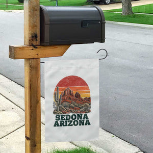 Retro Sedona Arizona Mountain Garden Flag Southwest Hiking Outdoor Nature Souvenir