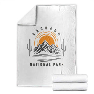 Retro Saguaro National Park Sunset Graphic Throw Blanket Vintage Arizona Desert Mountain Badge Souvenir