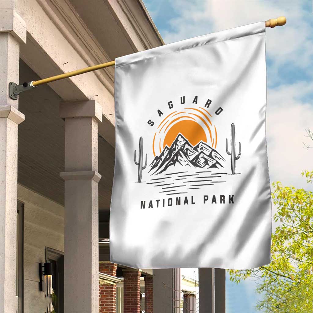 Retro Saguaro National Park Sunset Graphic Garden Flag Vintage Arizona Desert Mountain Badge Souvenir