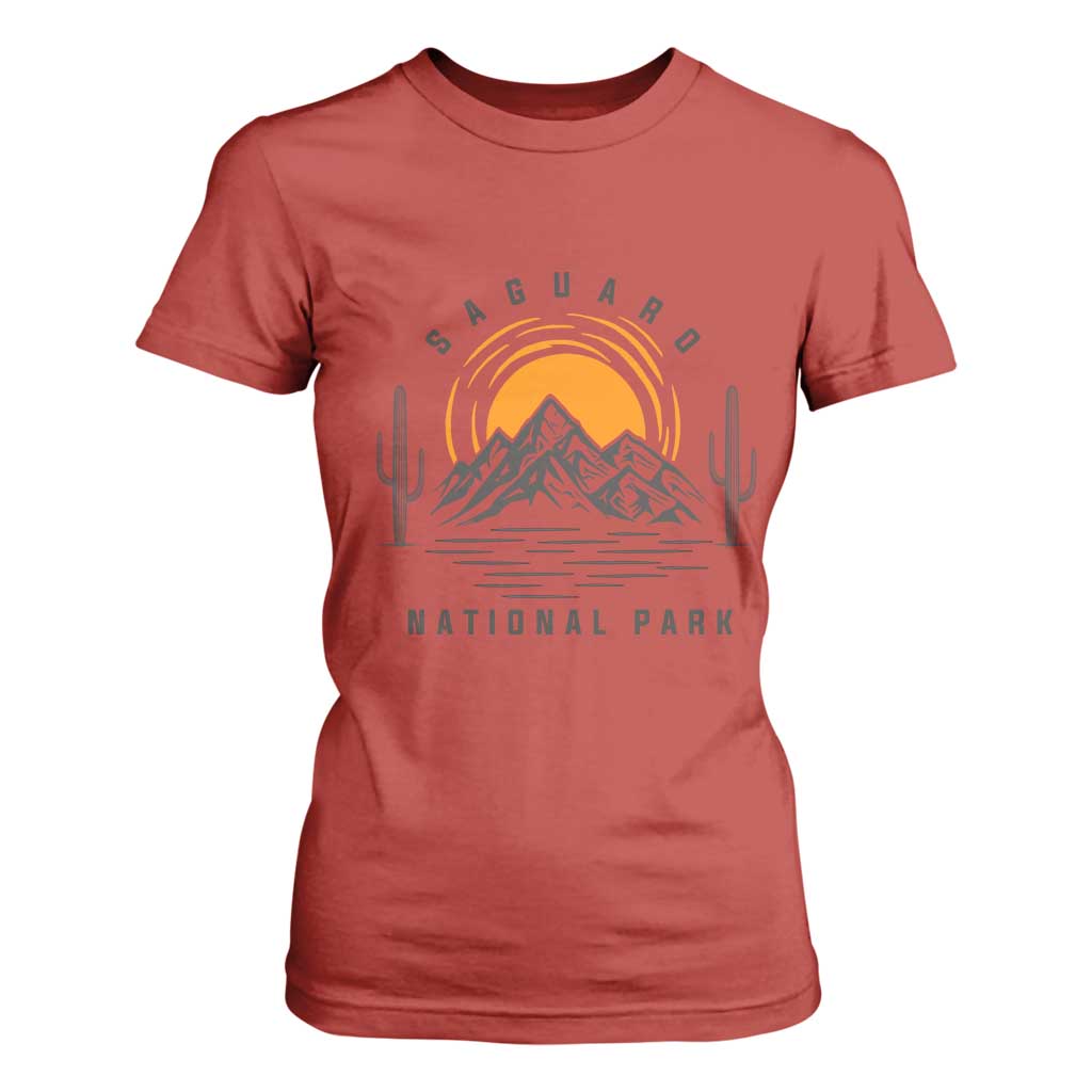 Retro Saguaro National Park Sunset Graphic T Shirt For Women Vintage Arizona Desert Mountain Badge Souvenir