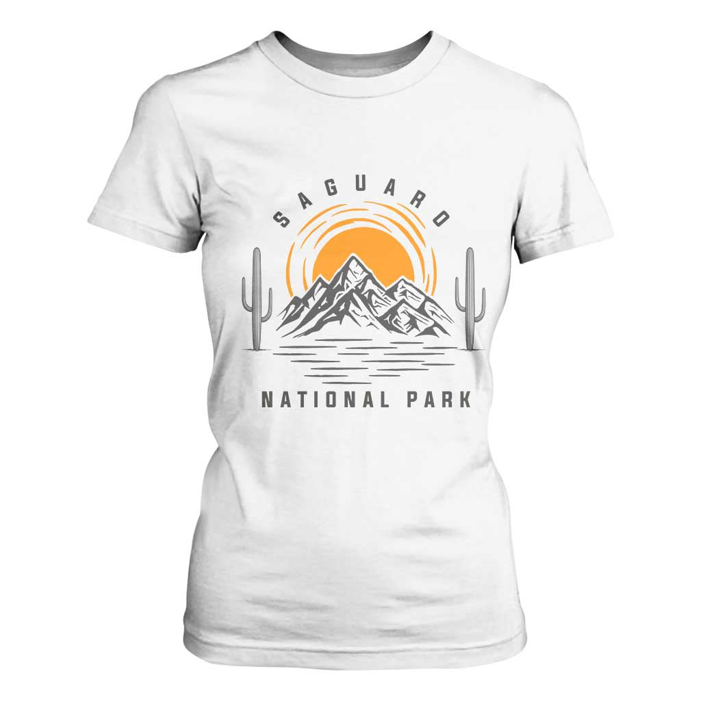 Retro Saguaro National Park Sunset Graphic T Shirt For Women Vintage Arizona Desert Mountain Badge Souvenir