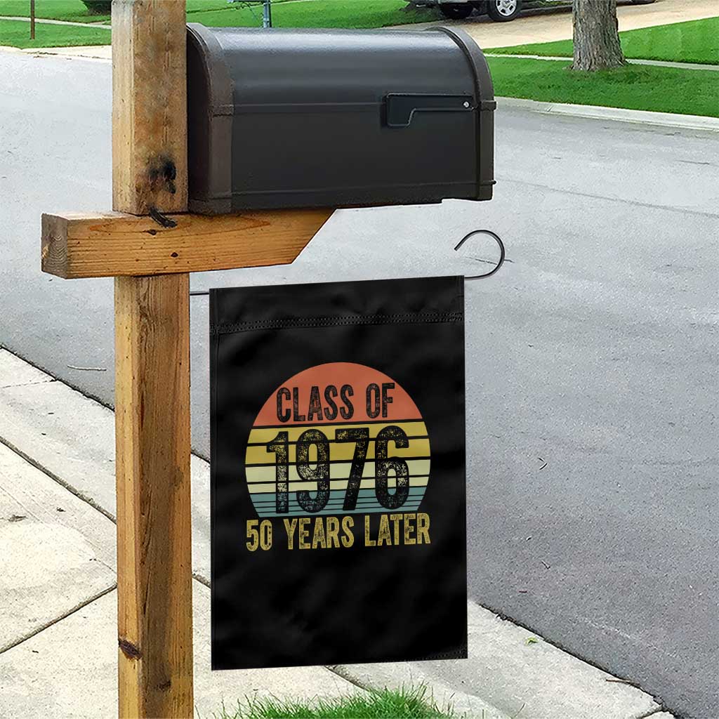 Class of 1976 50 Years Later Garden Flag Retro Sunset Graduation Birthday 50th Milestone