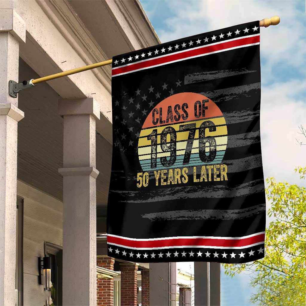 Class of 1976 50 Years Later Patriotic Garden Flag Retro Sunset Graduation Birthday 50th Milestone