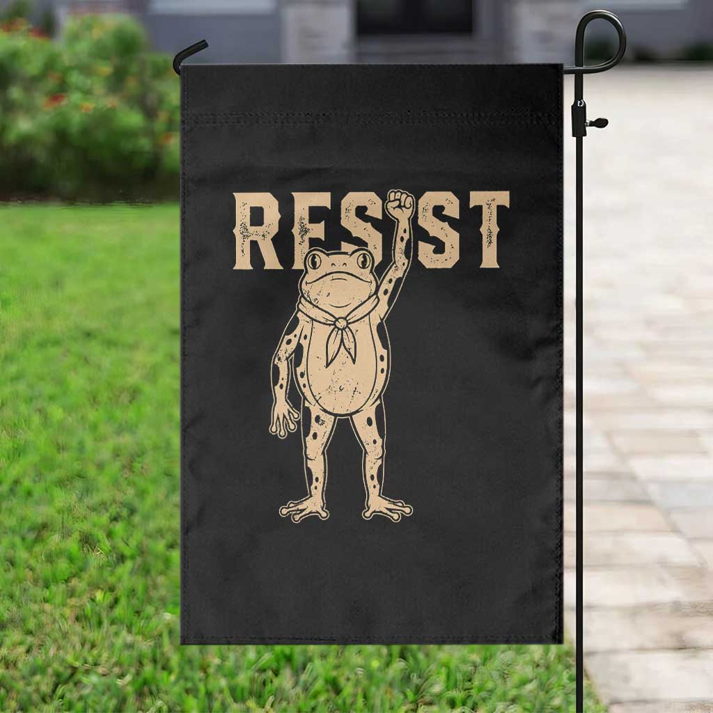 Frog Resist Garden Flag Raised Fist Protest Fighter Retro Graphic TS02 Print Your Wear