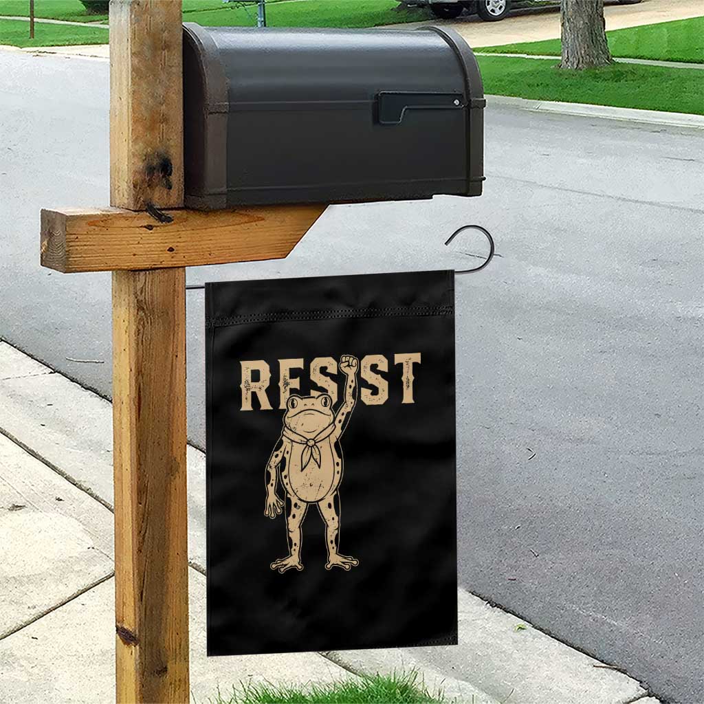 Frog Resist Garden Flag Raised Fist Protest Fighter Retro Graphic TS02 Print Your Wear