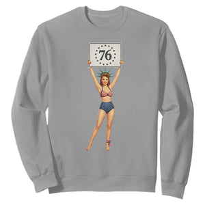Vintage Patriotic Pin Up Girl 1776 Sweatshirt Statue of Liberty Retro Americana Graphic