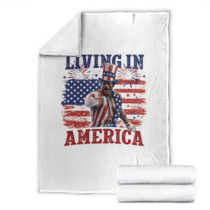 Living In America Funny Patriotic Heavyweight Boxer Throw Blanket Vintage Distressed Flag Uncle Sam Hat Boxing Champion