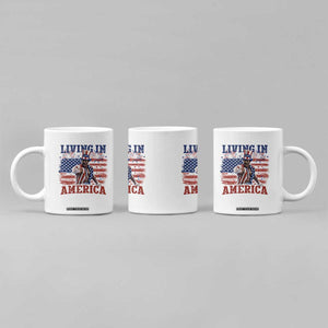 Living In America Funny Patriotic Heavyweight Boxer Coffee Mug Vintage Distressed Flag Uncle Sam Hat Boxing Champion