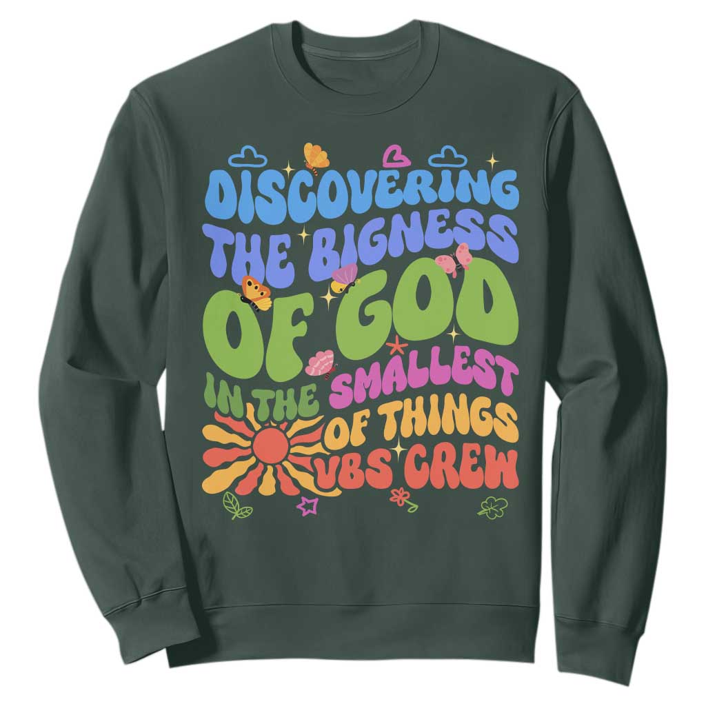 VBS 2025 Sweatshirt Discovering The Bigness Of God In The Smallest Of Things Retro Groovy TS02 Dark Forest Green Print Your Wear