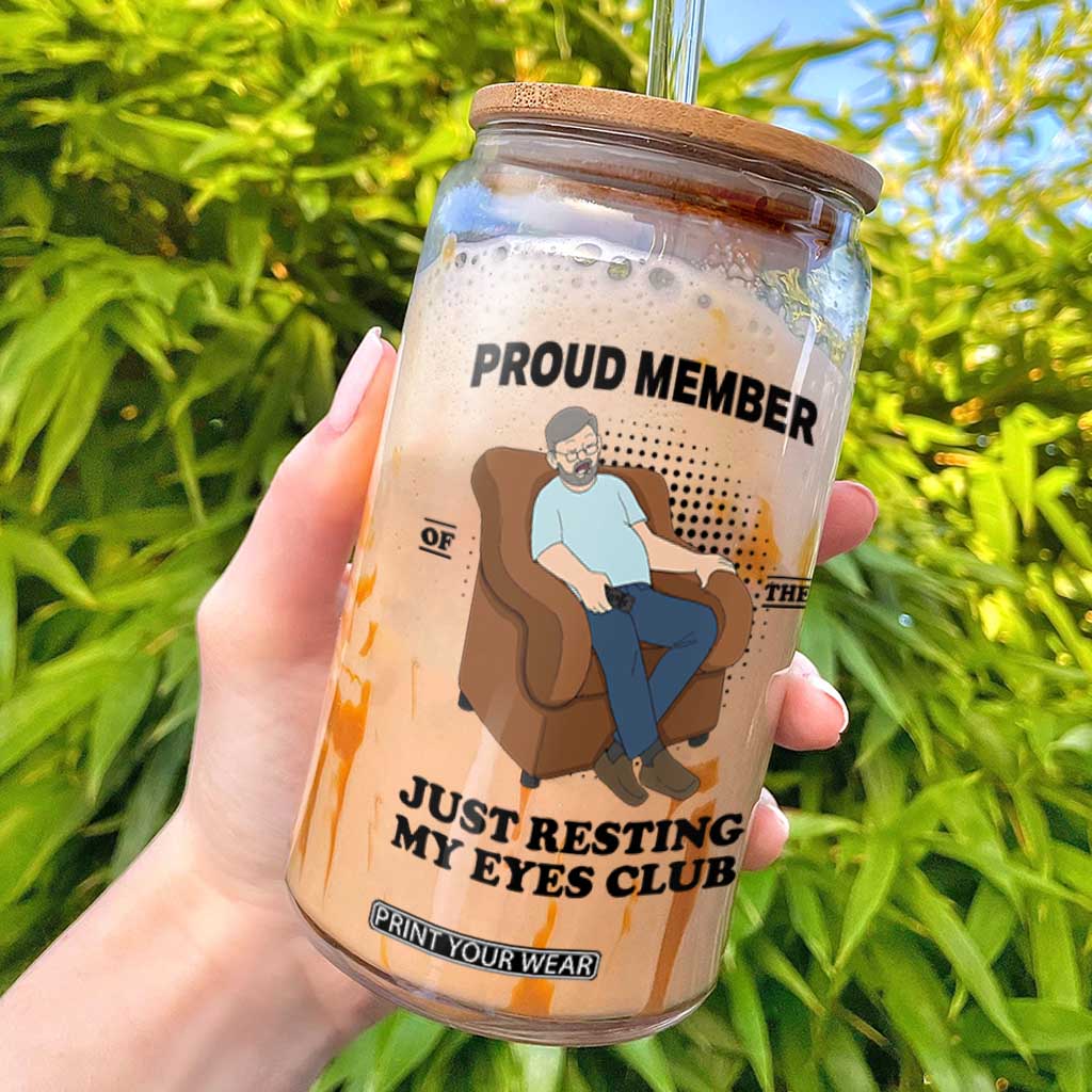 Funny Napping Dad Sleepy Grandpas and Fathers Glass Can Proud Member Of The Just Resting My Eyes Club Armchair Cartoon Graphic