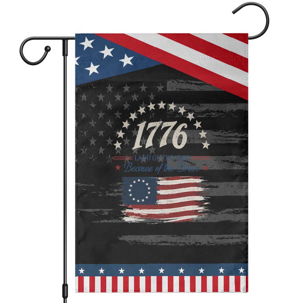 1776 Land of the Free Distressed Arch Graphic Patriotic Garden Flag Vintage Betsy Ross American Flag Stars Retro