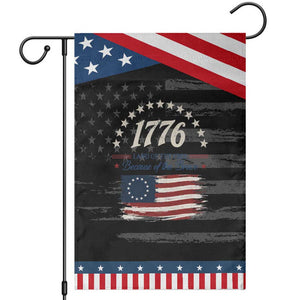 1776 Land of the Free Distressed Arch Graphic Patriotic Garden Flag Vintage Betsy Ross American Flag Stars Retro