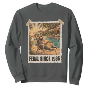 Funny Raccoon Feral Since 1986 40th Birthday Sweatshirt Vintage 40 Year Old Gift