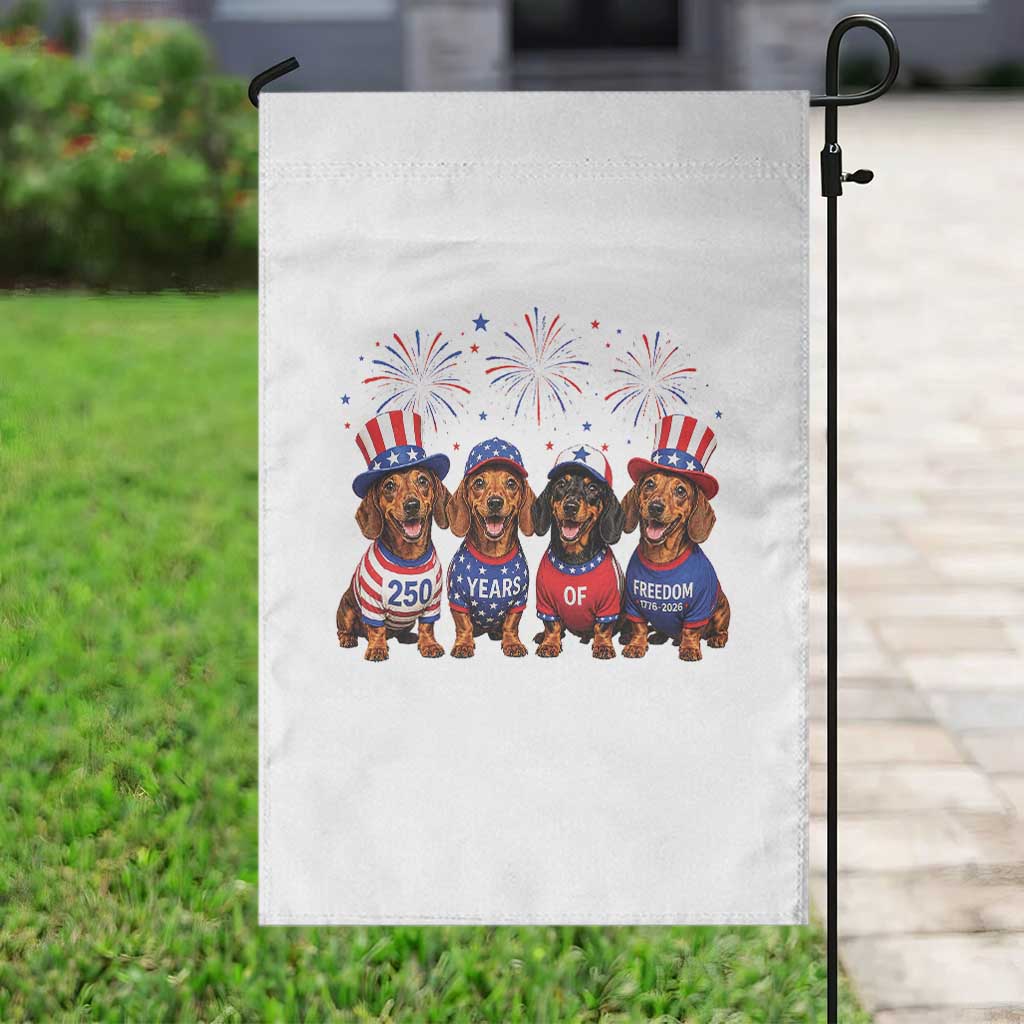 Vintage Patriotic Dachshund 250 Anniversary USA Garden Flag Freedom 250 Years Weiner Dog Lovers Dad Mom