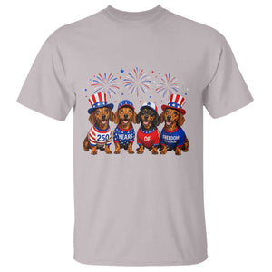 Vintage Patriotic Dachshund 250 Anniversary USA T Shirt Freedom 250 Years Weiner Dog Lovers Dad Mom