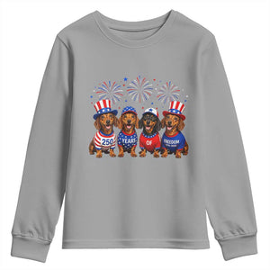 Vintage Patriotic Dachshund 250 Anniversary USA Youth Sweatshirt Freedom 250 Years Weiner Dog Lovers Dad Mom